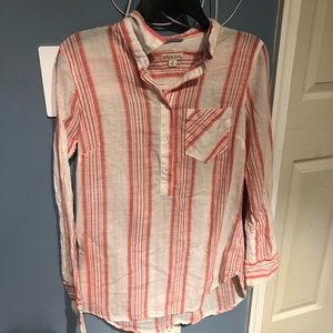 Long sleeve quarter button